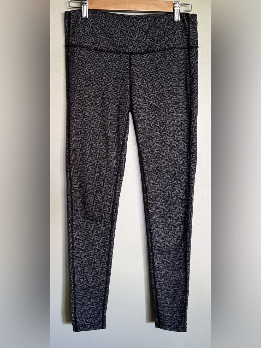 Athleta MT Black Gray Geometric Print Full Length Leggings Medium Tall